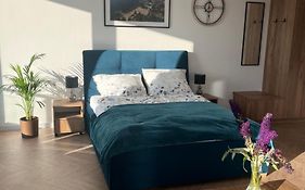 Apartament Słoneczny widok boczny na jezioro